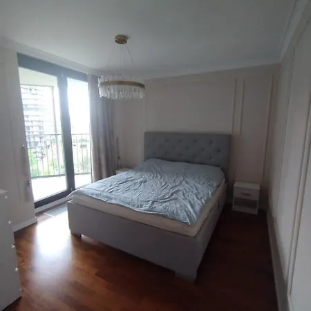Krystal Apart * Praga